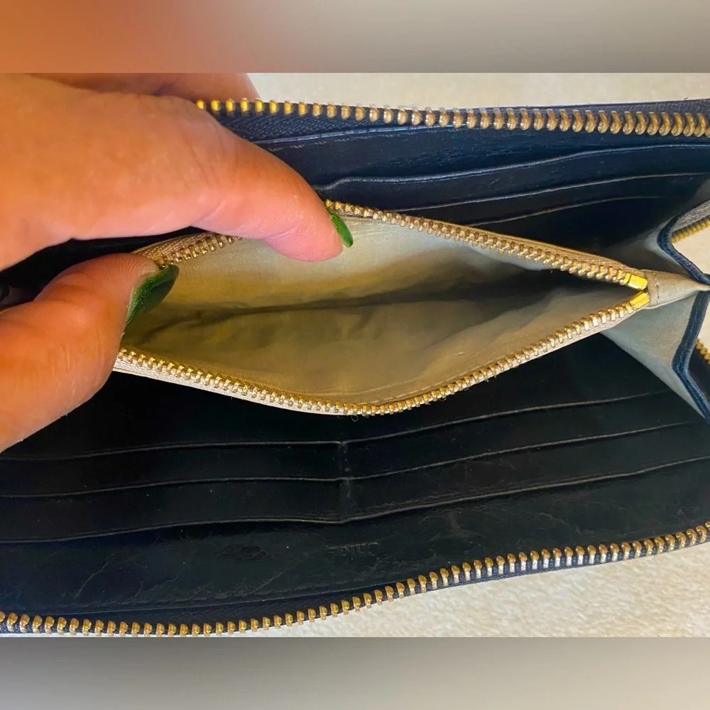 CHLOE Black Leather Zip Around Wallet w/Authentication Card/Box/Dust Bag, EUC